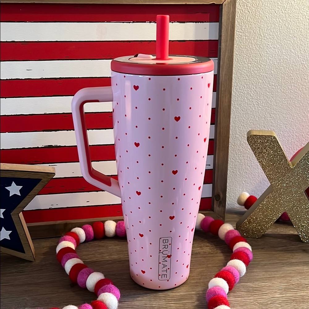 BrüMate Be Mine 40oz Era Tumbler with Straw. NWT. sold out Limited Edition. ❤️ 💕